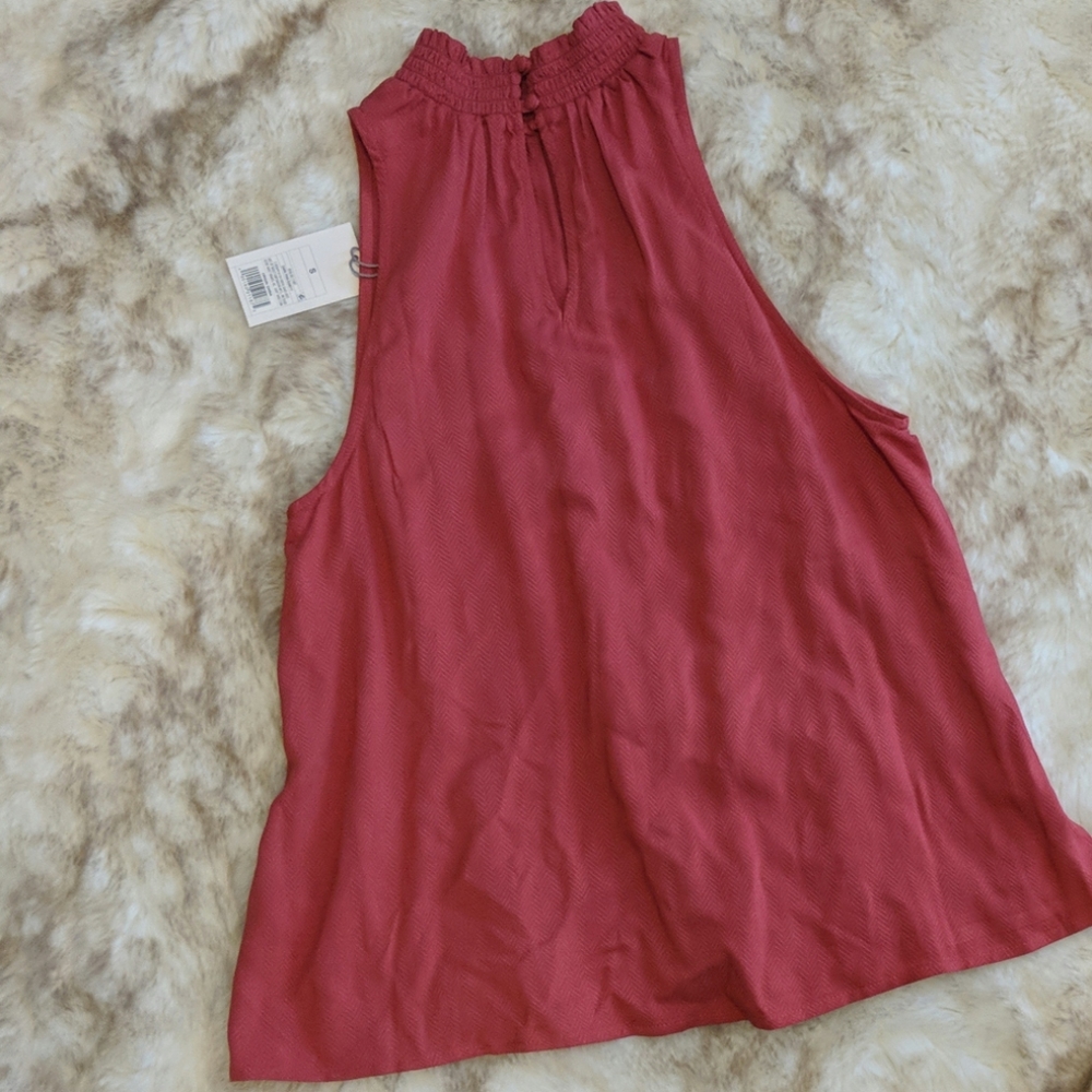 NWT Ruffle/Button Detail Sleeveless Top - Picture 5 of 7